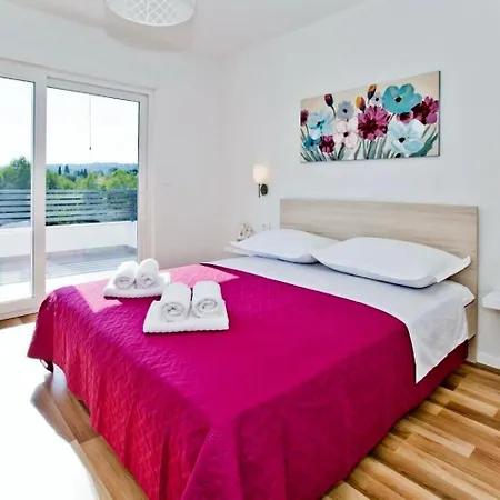 Holiday home Island Hvar Lechalet With Pool *
