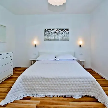 Lechalet On Hvar Island With Private Pool & Peaceful Location * Bogomolje