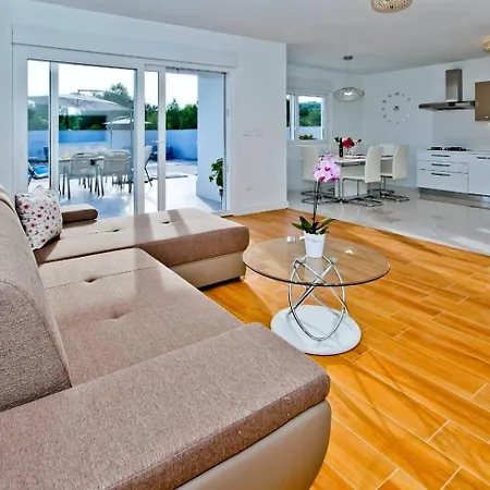 Сasa de vacaciones Lechalet On Hvar Island With Private Pool & Peaceful Location Bogomolje