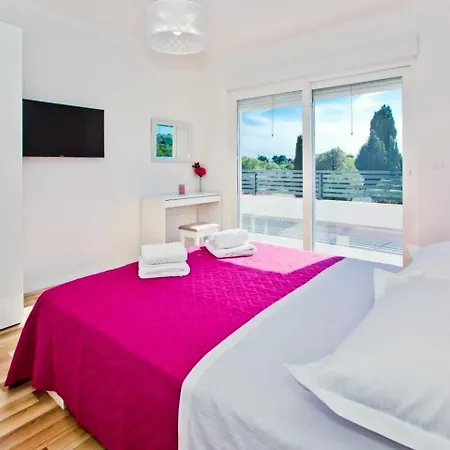 Сasa de vacaciones Lechalet On Hvar Island With Private Pool & Peaceful Location Bogomolje