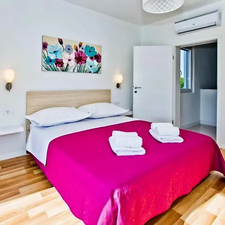 Lechalet On Hvar Island With Private Pool & Peaceful Location * Bogomolje