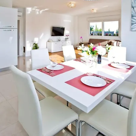 Lechalet On Hvar Island With Private Pool & Peaceful Location