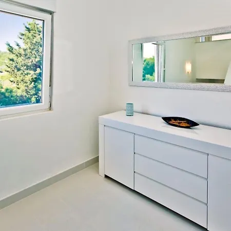 Island Hvar Lechalet With Pool בית נופש *