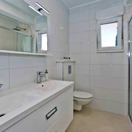 Holiday home Island Hvar Lechalet With Pool *