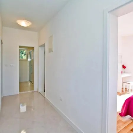 Lechalet On Hvar Island With Private Pool & Peaceful Location *