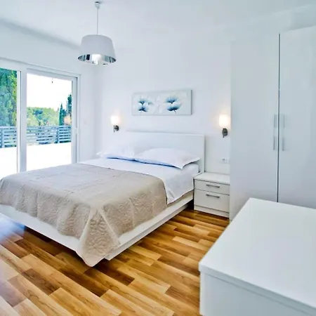 Сasa de vacaciones Lechalet On Hvar Island With Private Pool & Peaceful Location Bogomolje