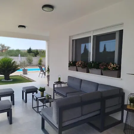 Lechalet On Hvar Island With Private Pool & Peaceful Location 別荘 *