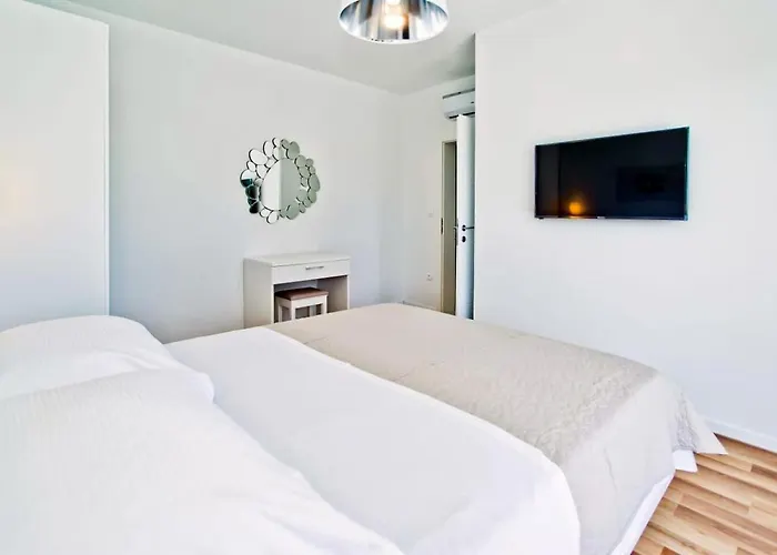 Lechalet On Hvar Island With Private Pool & Peaceful Location *