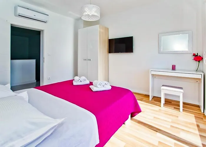 Lechalet On Hvar Island With Private Pool & Peaceful Location *