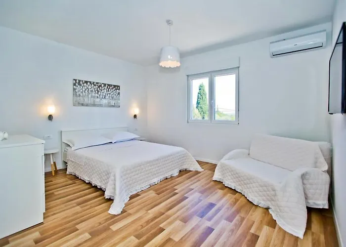 Lechalet On Hvar Island With Private Pool & Peaceful Location