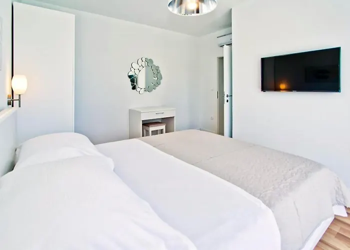 Lechalet On Hvar Island With Private Pool & Peaceful Location 別荘