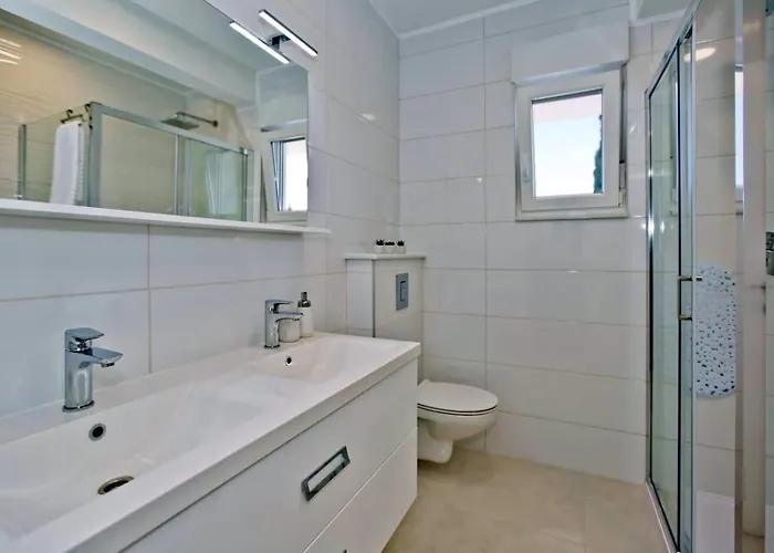 別荘 Lechalet On Hvar Island With Private Pool & Peaceful Location *