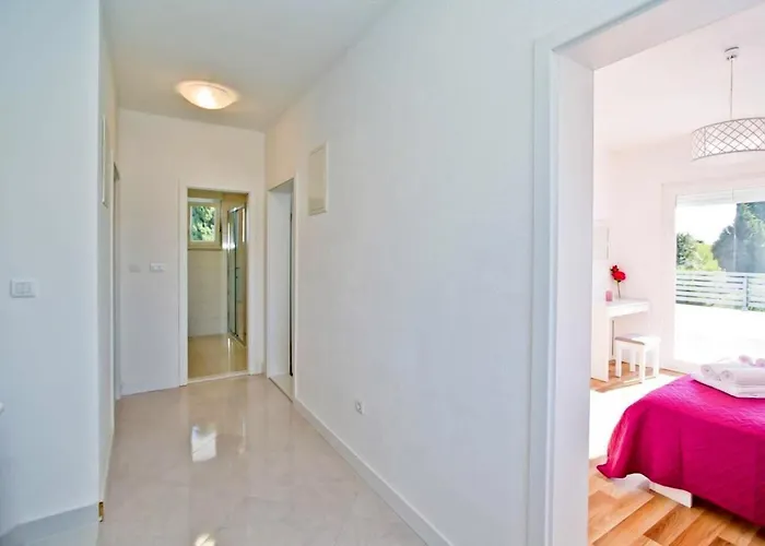 Lechalet On Hvar Island With Private Pool & Peaceful Location *
