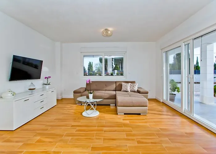 Lechalet On Hvar Island With Private Pool & Peaceful Location * Bogomolje