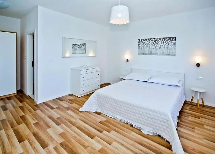 Lechalet On Hvar Island With Private Pool & Peaceful Location
