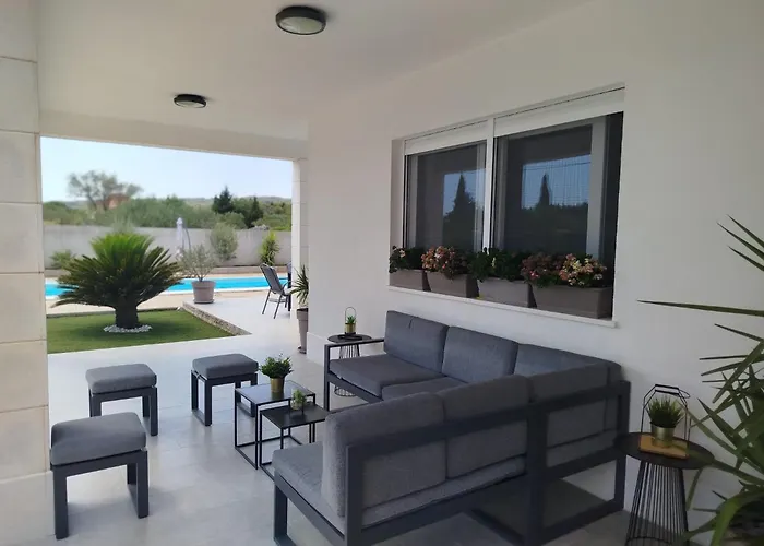 Lechalet On Hvar Island With Private Pool & Peaceful Location 別荘 *