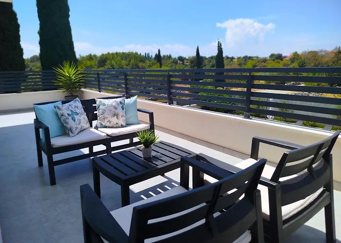 別荘 Lechalet On Hvar Island With Private Pool & Peaceful Location *