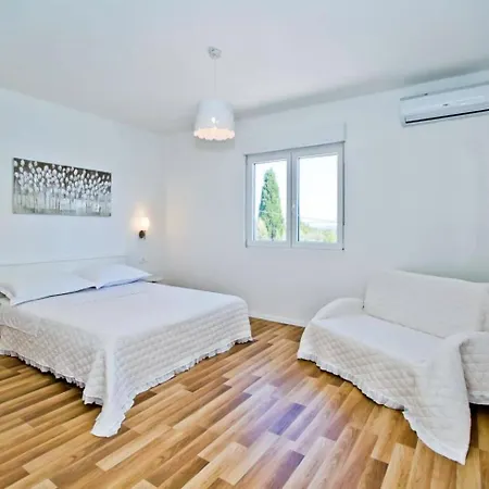 Island Hvar Lechalet With Pool Casa de Férias Bogomolje